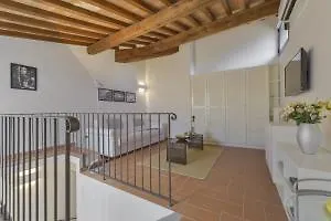 Apartment Appartamento Accogliente Via Delle Terme Florence Italy